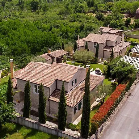 Renovated Heritage With Swimming Pool In Baderna