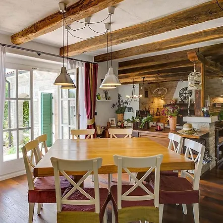 וילה Renovated Heritage With Swimming Pool In