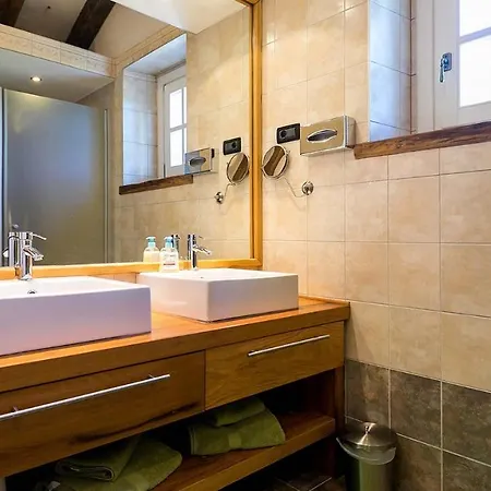 Renovated Heritage With Swimming Pool In Villa Baderna