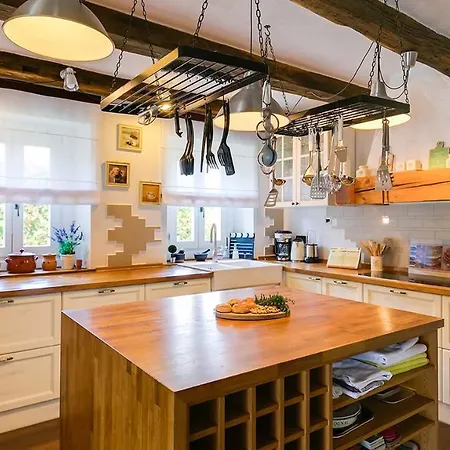 וילה Renovated Heritage With Swimming Pool In Baderna