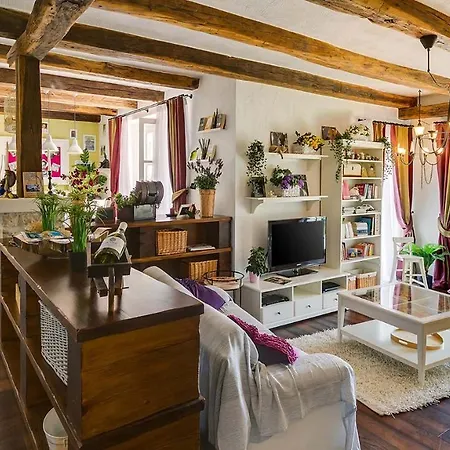 Villa Renovated Heritage With Swimming Pool In *