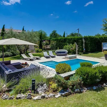 Renovated Heritage With Swimming Pool In * Baderna